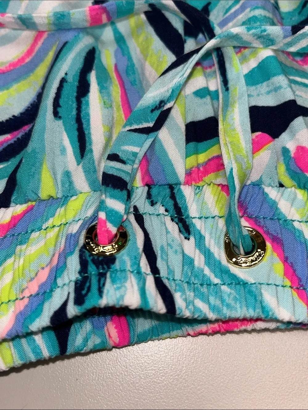 Lilly Pulitzer Tropical Leaf Print Athletic Shorts with Pockets size Small